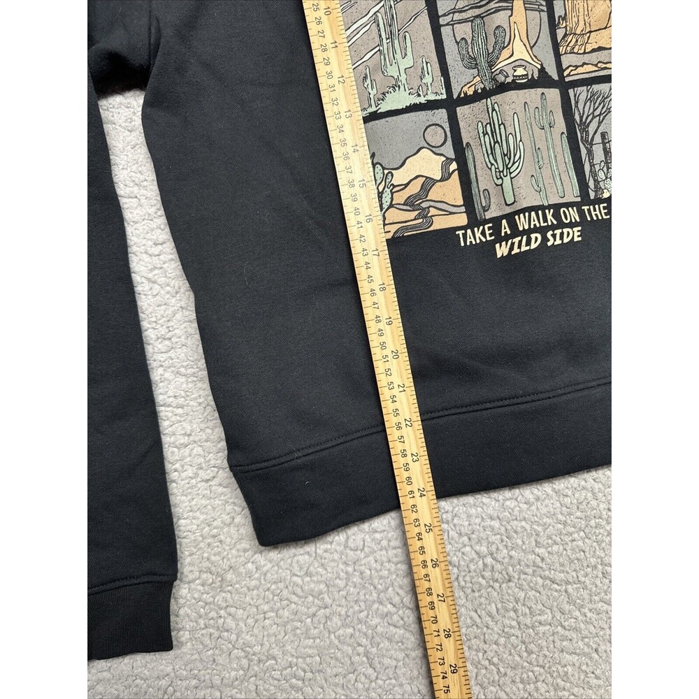 Black  Desert Dreaming Classic Fit Cozy Fleece Sweatshirt M Fall Comfy Outlaw - Picture 9 of 9